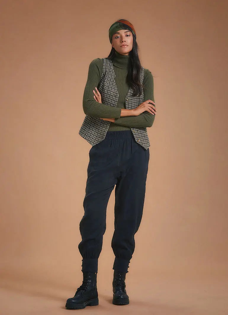 Beli Lastikli Şık Siyah Pantolon 5117