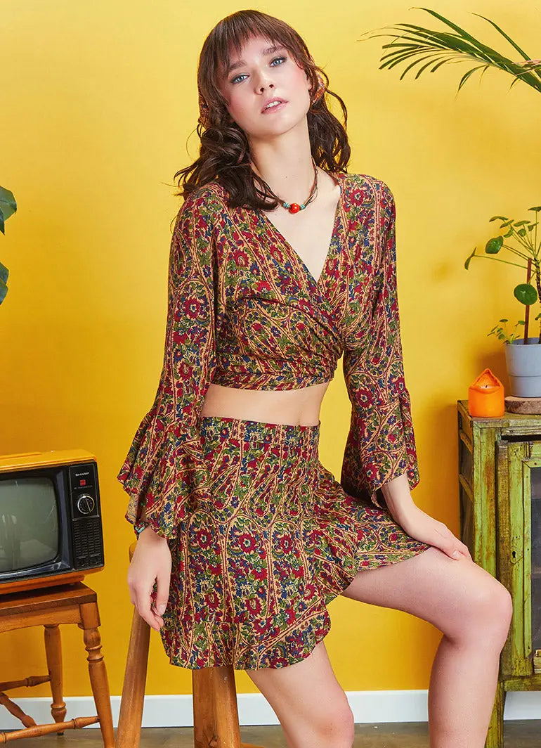 Otantik Desenli İspanyol Kol Crop Bluz 5198