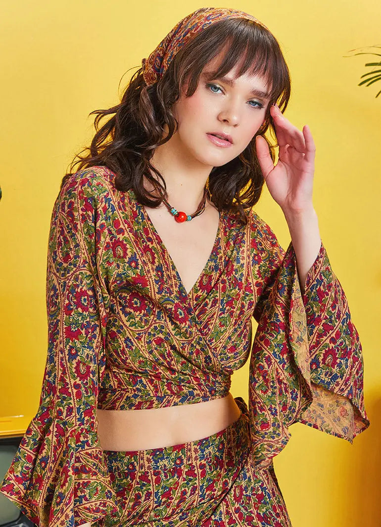 Otantik Desenli İspanyol Kol Crop Bluz 5198
