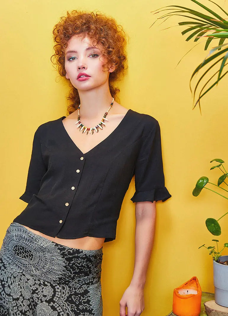 Kuş Gözü Sırt Detaylı Bohem Tarz Fırfırlı Siyah V Yaka Bluz 5161