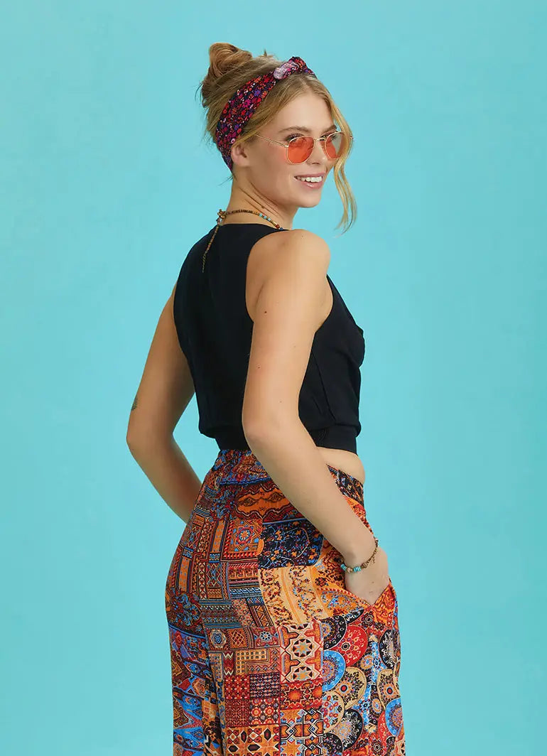 Lastikli Kolsuz Degaje Yaka Siyah Şık Crop Bluz 6520