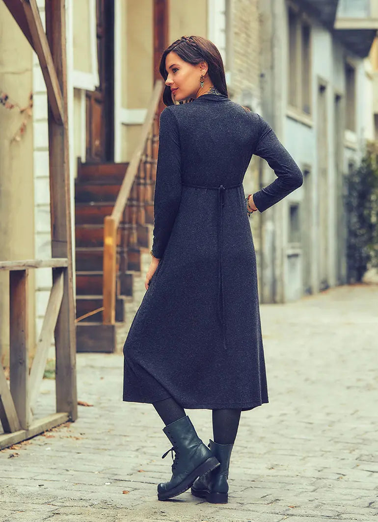 Ön Robalı Bağcıklı V Yaka Kışlık Siyah Elbise 2507