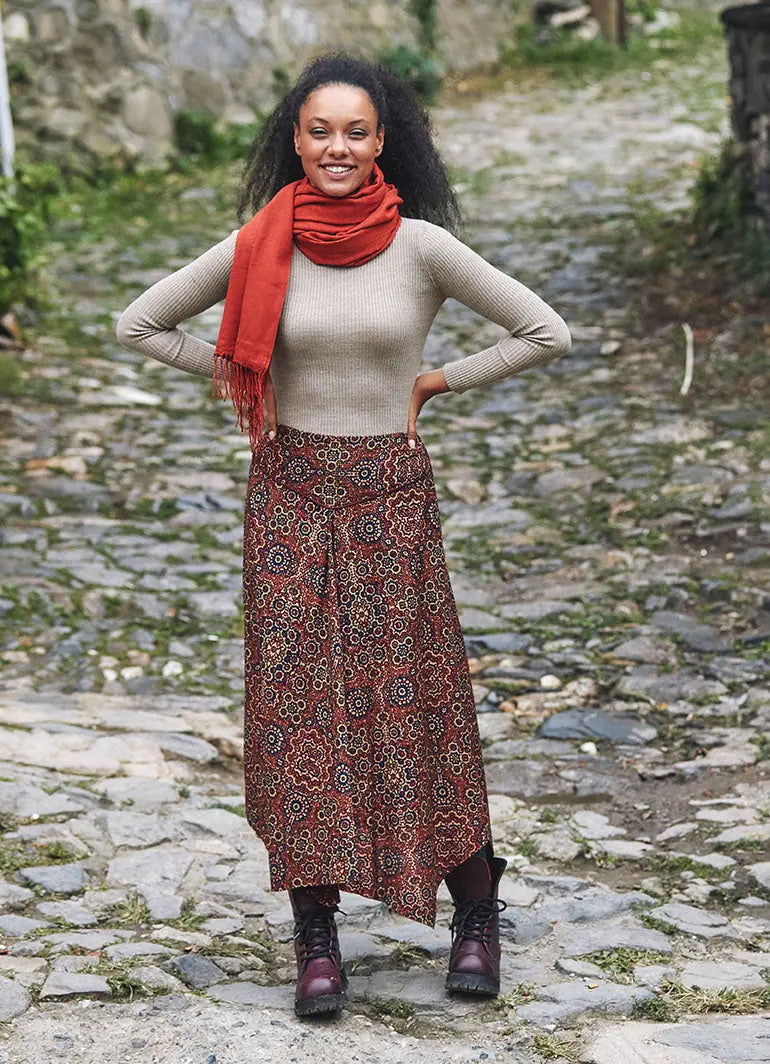 Retro Desenli Biye Detaylı Asimetrik Kesimli Etek 2010