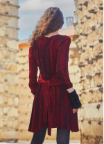 Kuşak Detaylı V Yaka Uzun Kollu Kloş Kırmızı Desenli Elbise