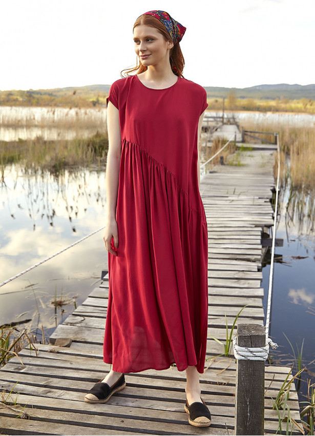 Bohem Tarz Salaş Uzun Yırtmaçlı Kırmızı Elbise