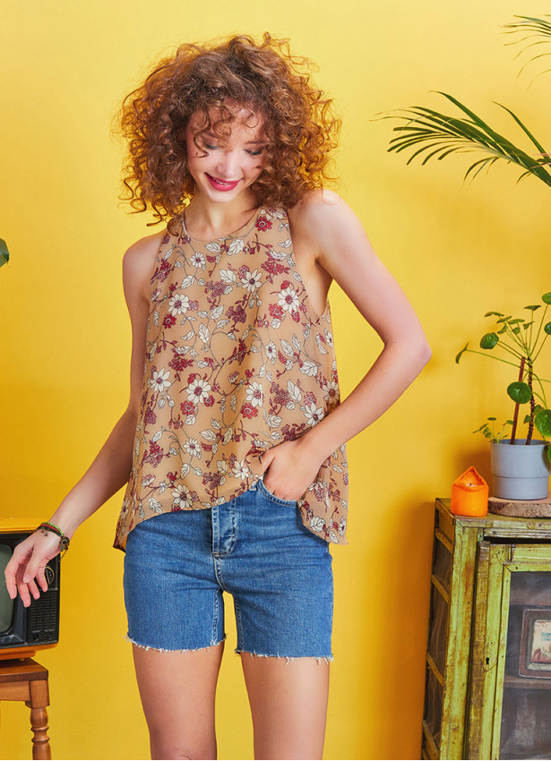 Halter Yaka Açık Sırt Detaylı Çiçek Desenli Kolsuz Bohem Bluz 5169