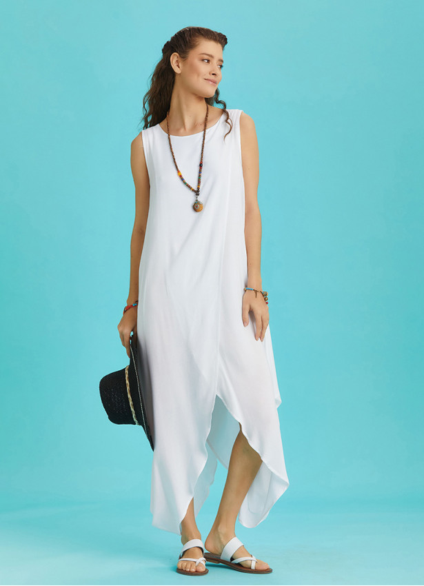 Diyagonal Kesim Ön Katlı Beyaz Bol Şık Elbise
